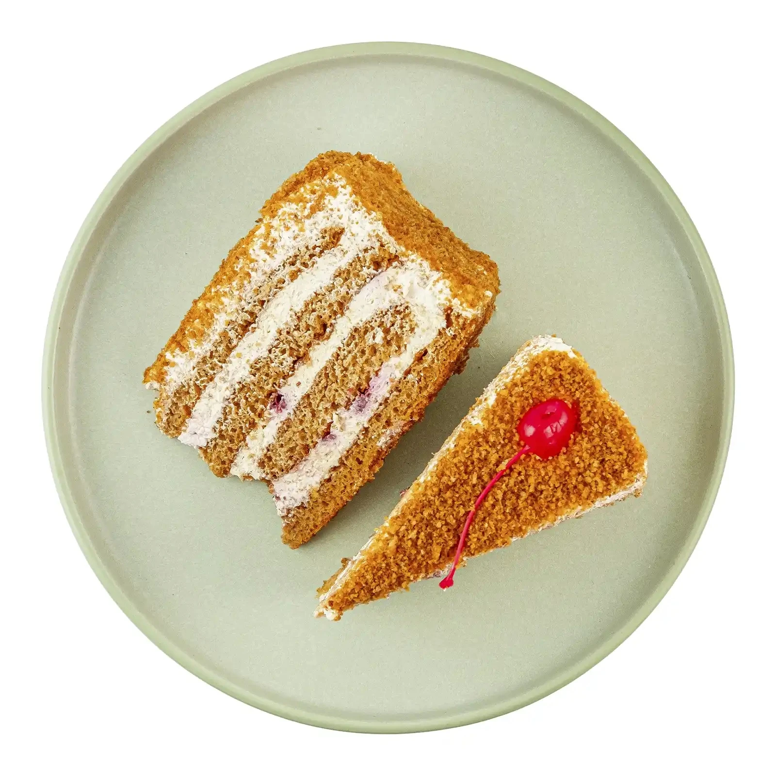 Торт Медовик з вишнею нарізаний Фото №:1